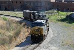 CSX 386 leads a short train L619-03